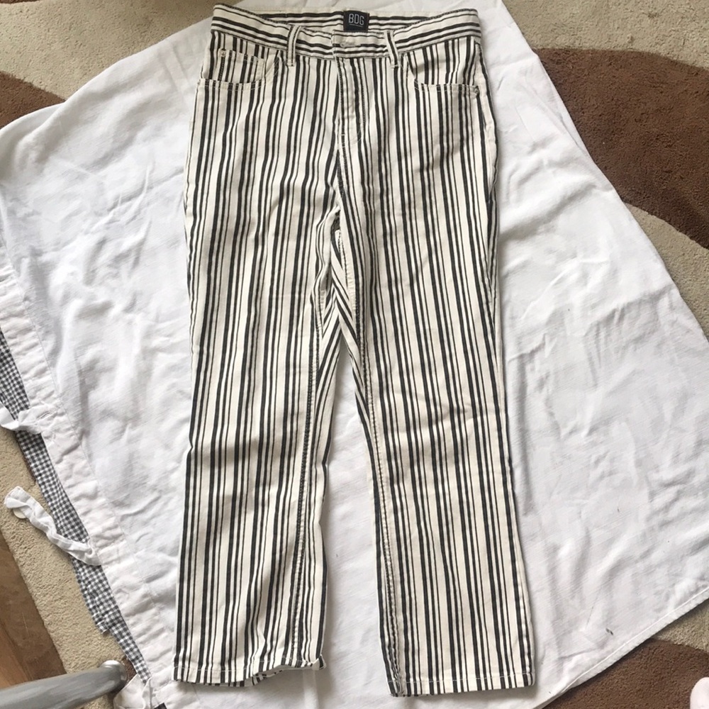 BDG UO Cropped straight flare striped jean SIZE 29